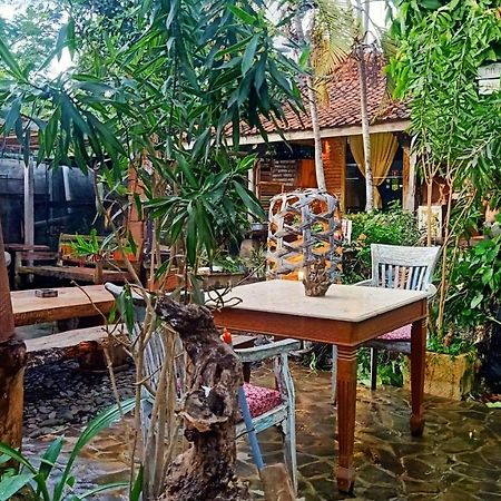 Santhiku Hotel & Spa Lovina Dış mekan fotoğraf