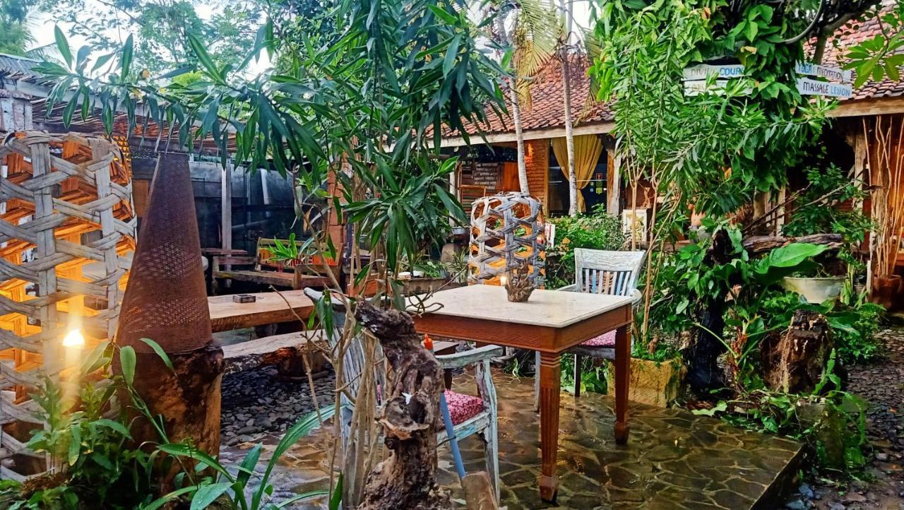 Santhiku Hotel & Spa Lovina Dış mekan fotoğraf